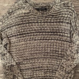 Volume sweater